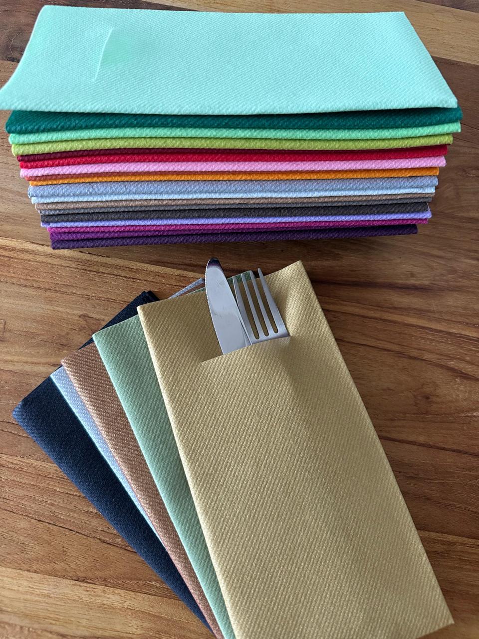 PocketServet®ten in diverse kleuren met bestek in het servet